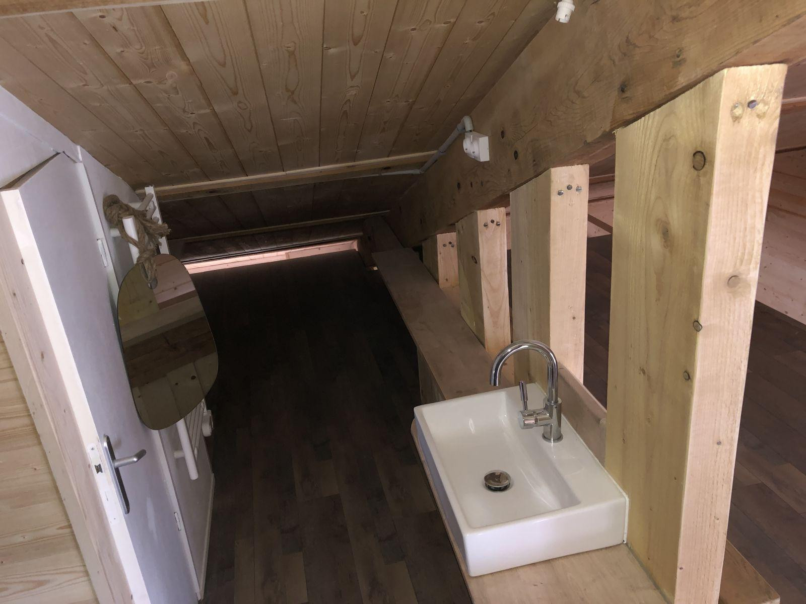 
                                                Location
                                                 Appartement loft très spacieux