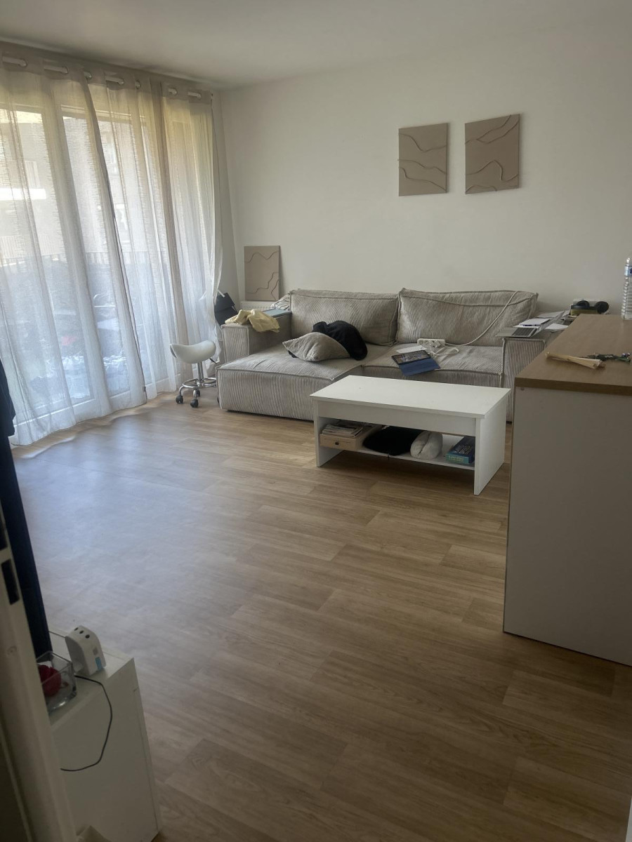 
                                                Location
                                                 Appartement lumineux