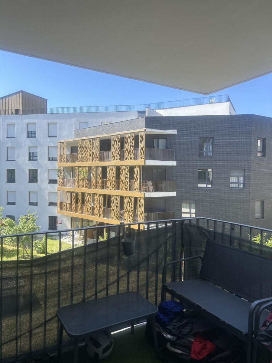 
                                                Location
                                                 Appartement lumineux