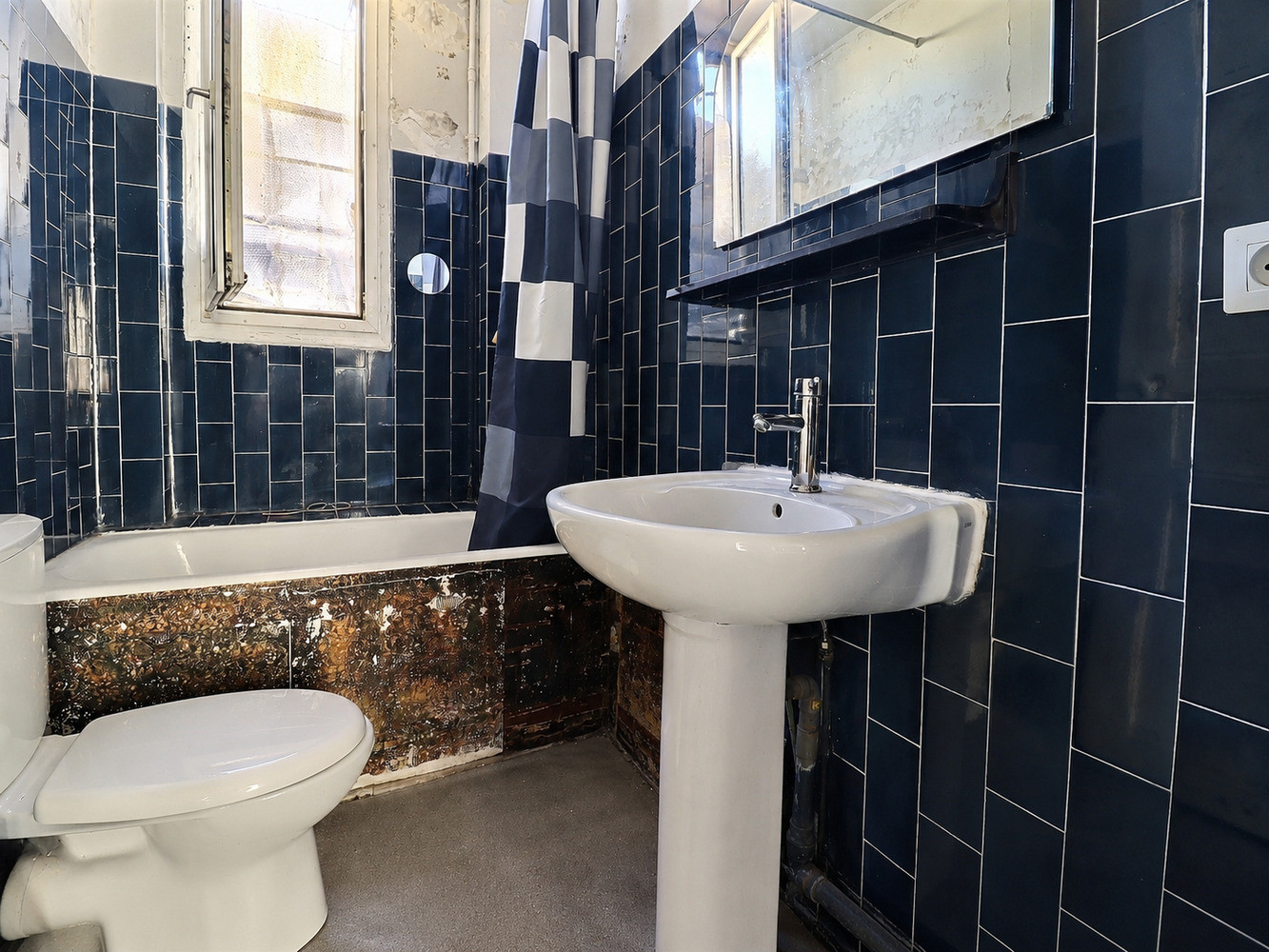 
                                                Vente
                                                 Appartement lumineux à rénover