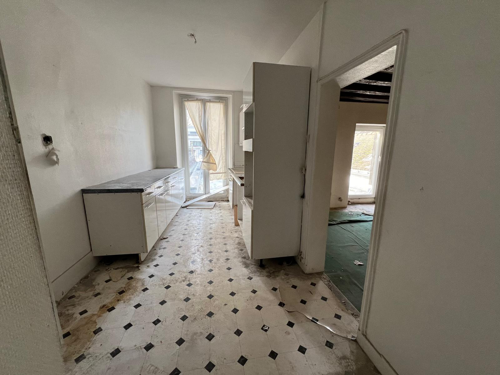 
                                                Vente
                                                 Appartement lumineux à vendre dans le quartier du Lycée, Angers