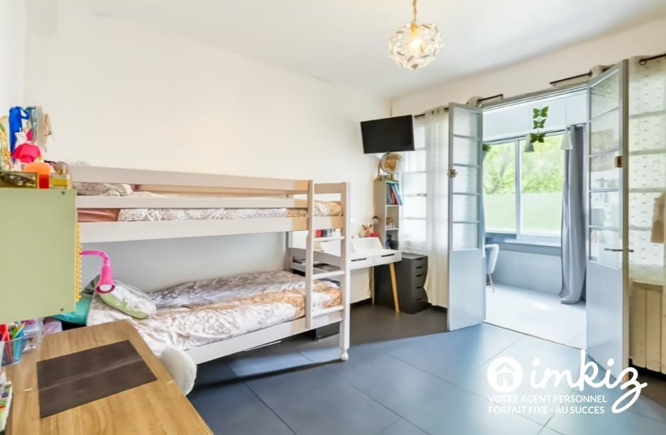 
                                                Vente
                                                 Appartement lumineux avec fort potentiel !
