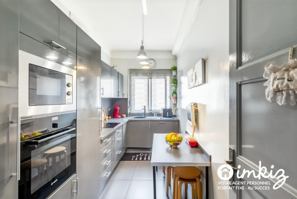 
                                                Vente
                                                 Appartement lumineux avec fort potentiel !