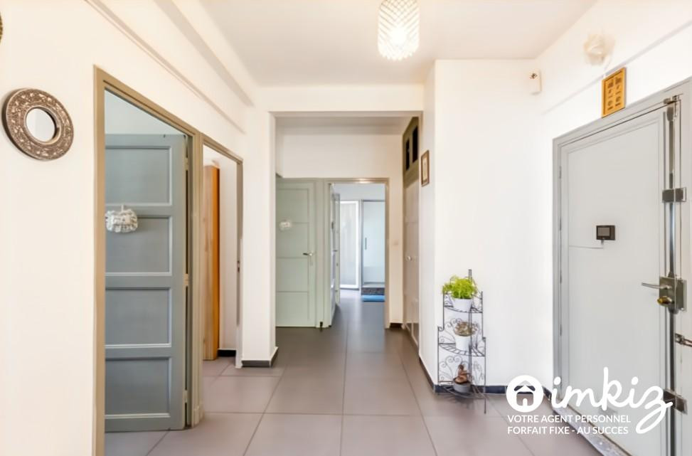 
                                                Vente
                                                 Appartement lumineux avec fort potentiel !
