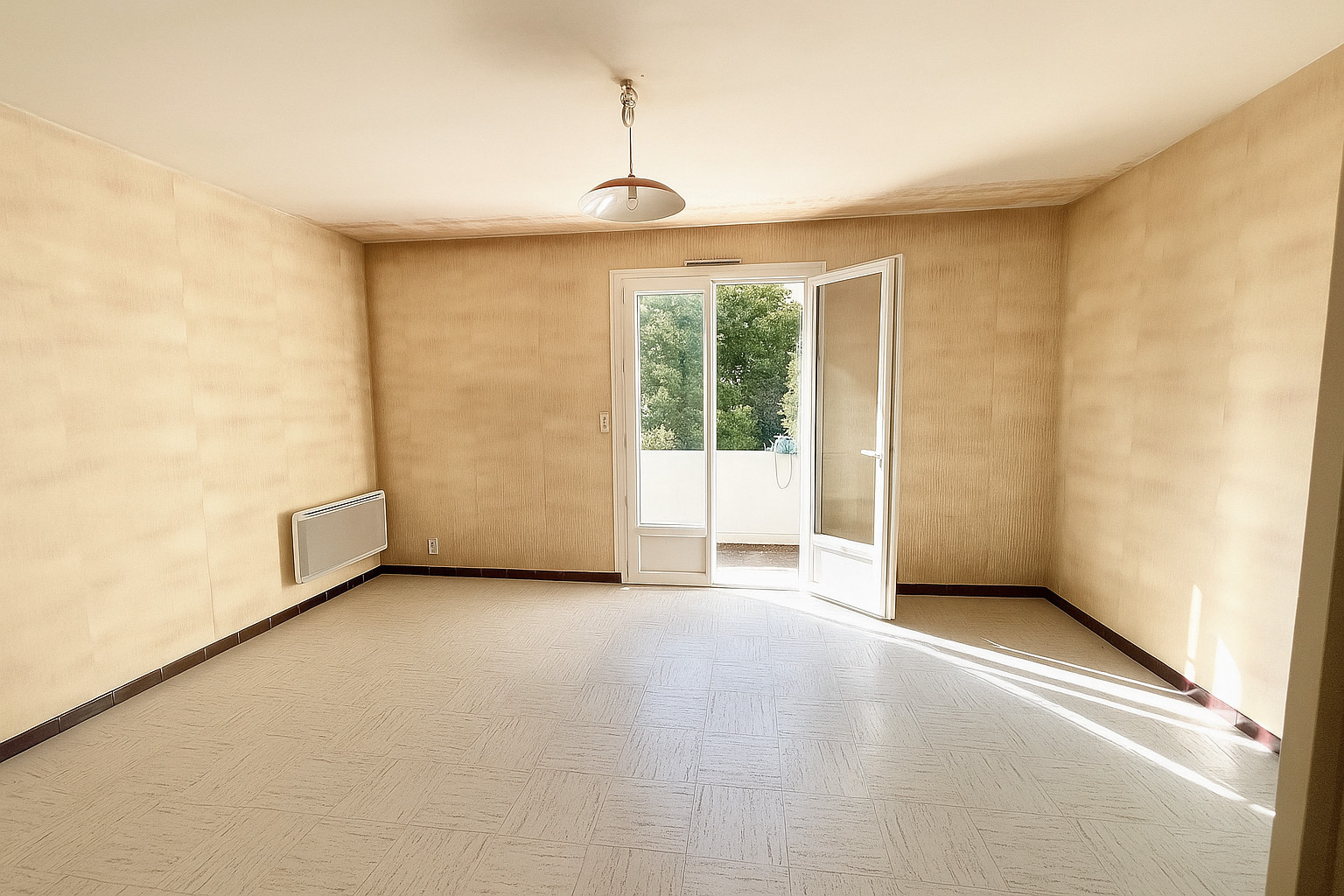 
                                                Vente
                                                 Appartement lumineux avec vue à Angers