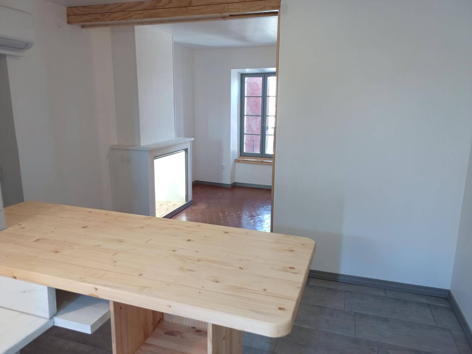 
                                                Location
                                                 “Appartement  lumineux avec vue sur le Luberon”