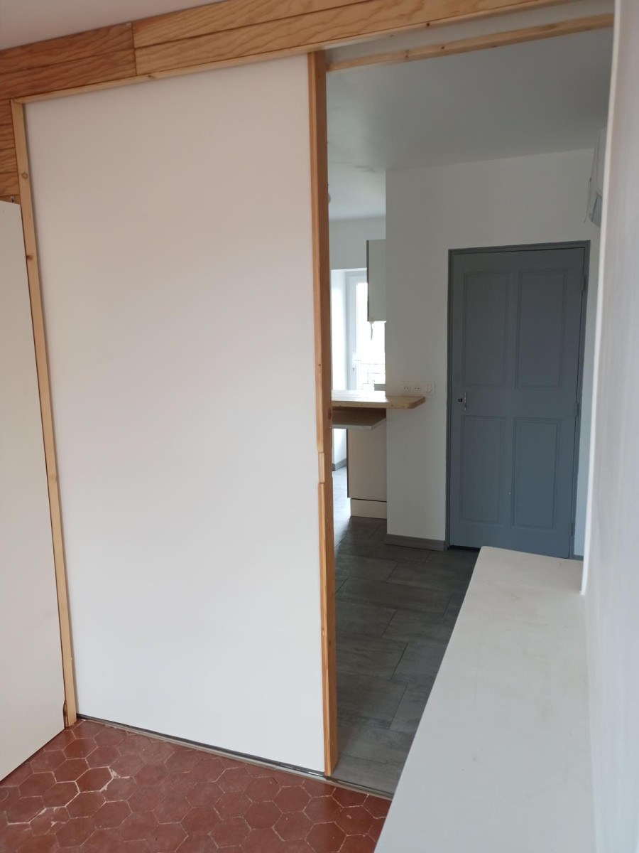 
                                                Location
                                                 “Appartement  lumineux avec vue sur le Luberon”