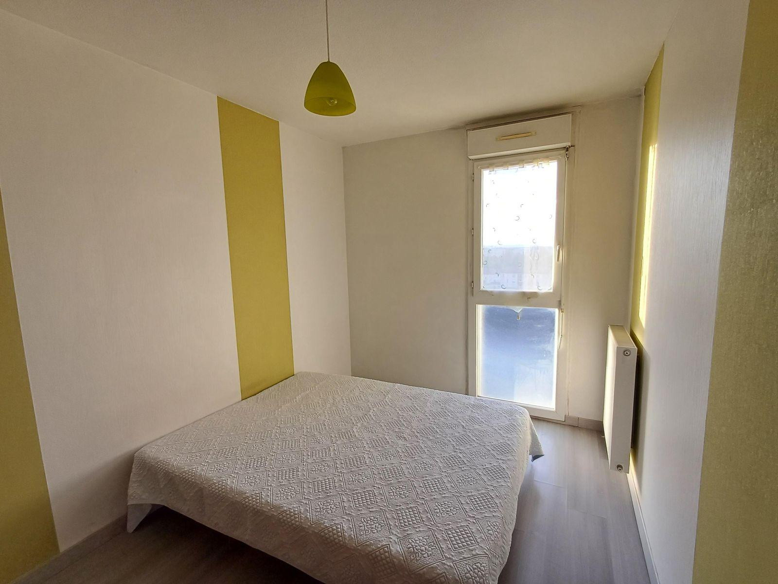 
                                                Location
                                                 Appartement  lumineux avec vue sur les Pyrénées.