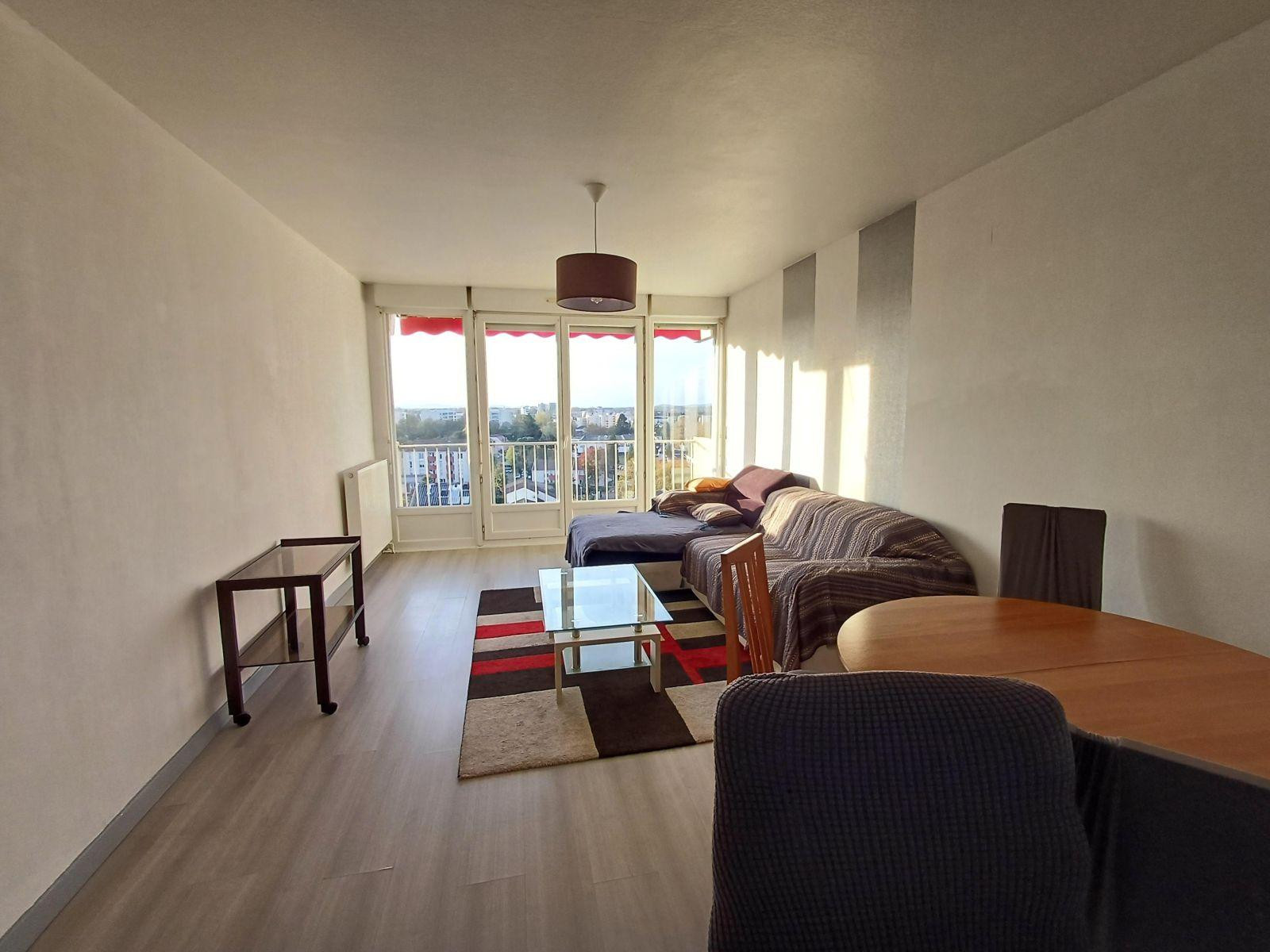 
                                                Location
                                                 Appartement  lumineux avec vue sur les Pyrénées.