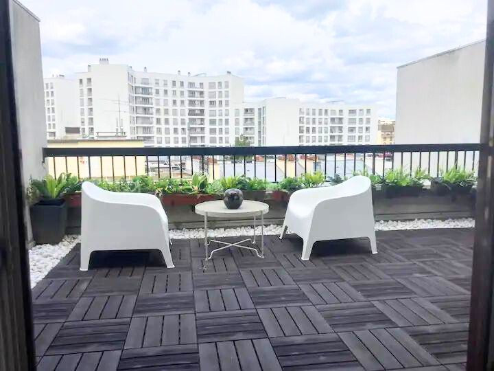 
                                                Location
                                                 Appartement lumineux & calme (loyer tout inclus)