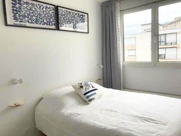 
                                                Location
                                                 Appartement lumineux & calme (loyer tout inclus)