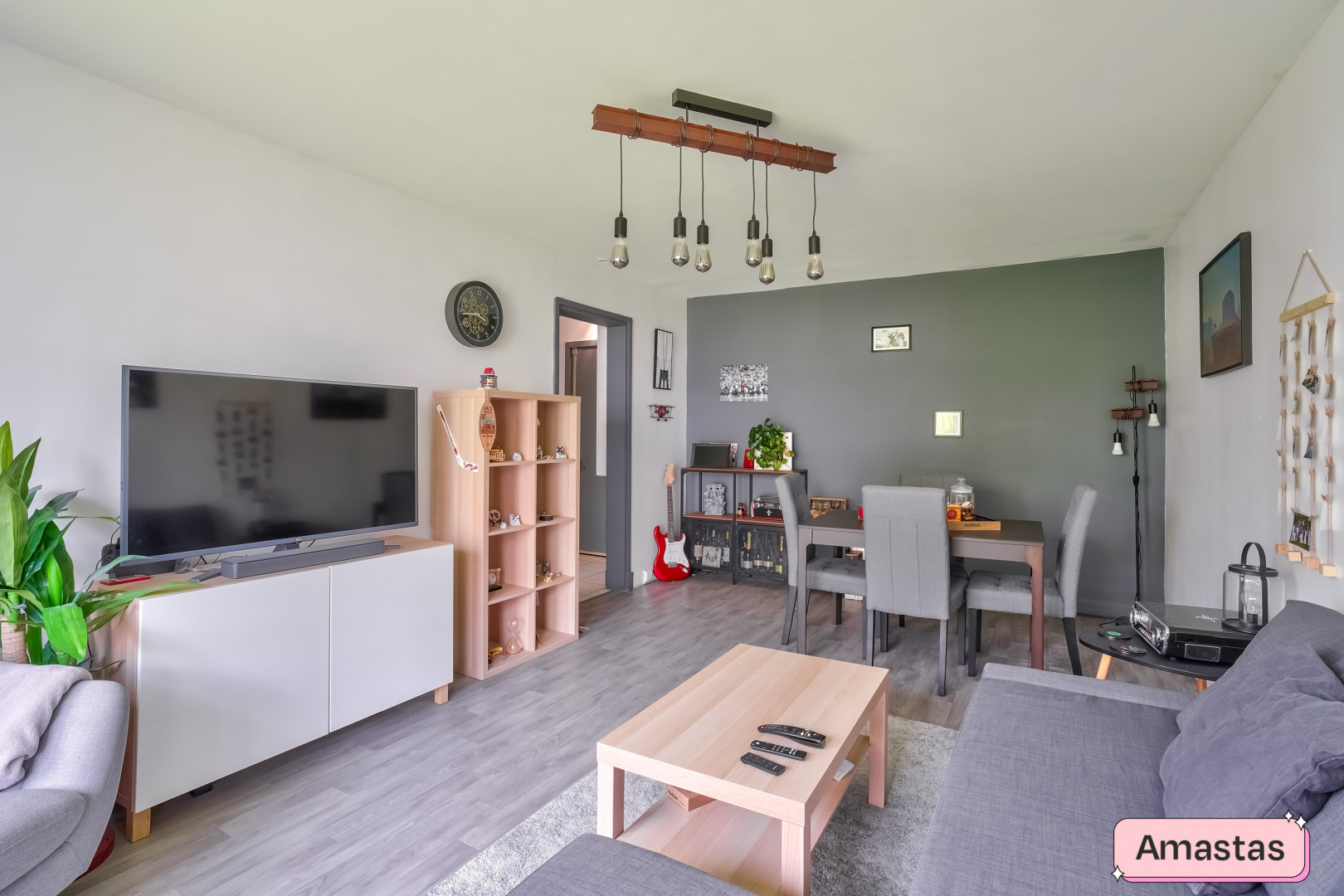 
                                                Location
                                                 Appartement lumineux de 62,7m2 avec balcon filant, cave et place de stationnement