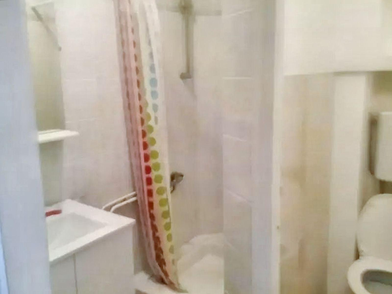 
                                                Location
                                                 Appartement lumineux, équipements top