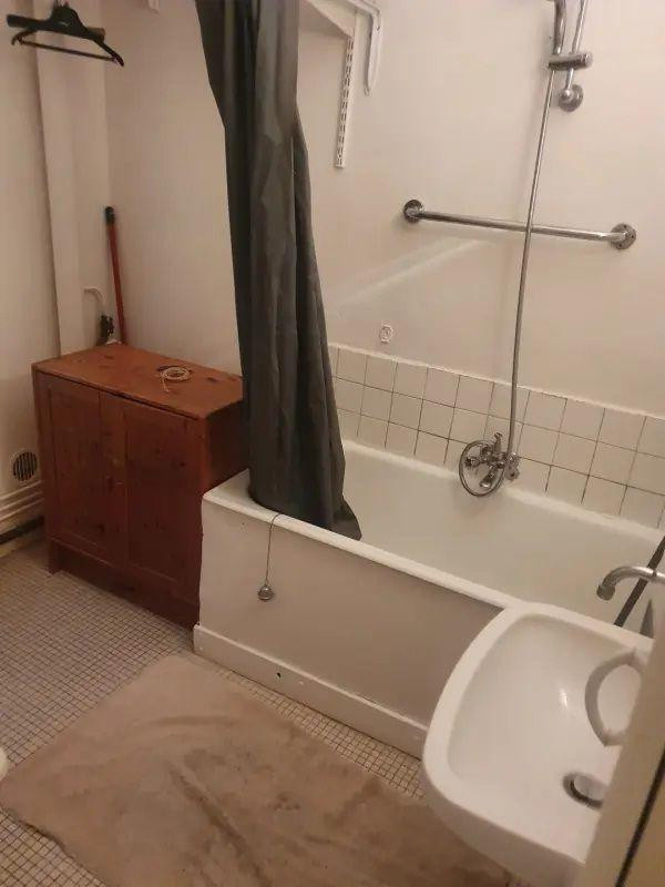 
                                                Location
                                                 Appartement lumineux et bien équipé