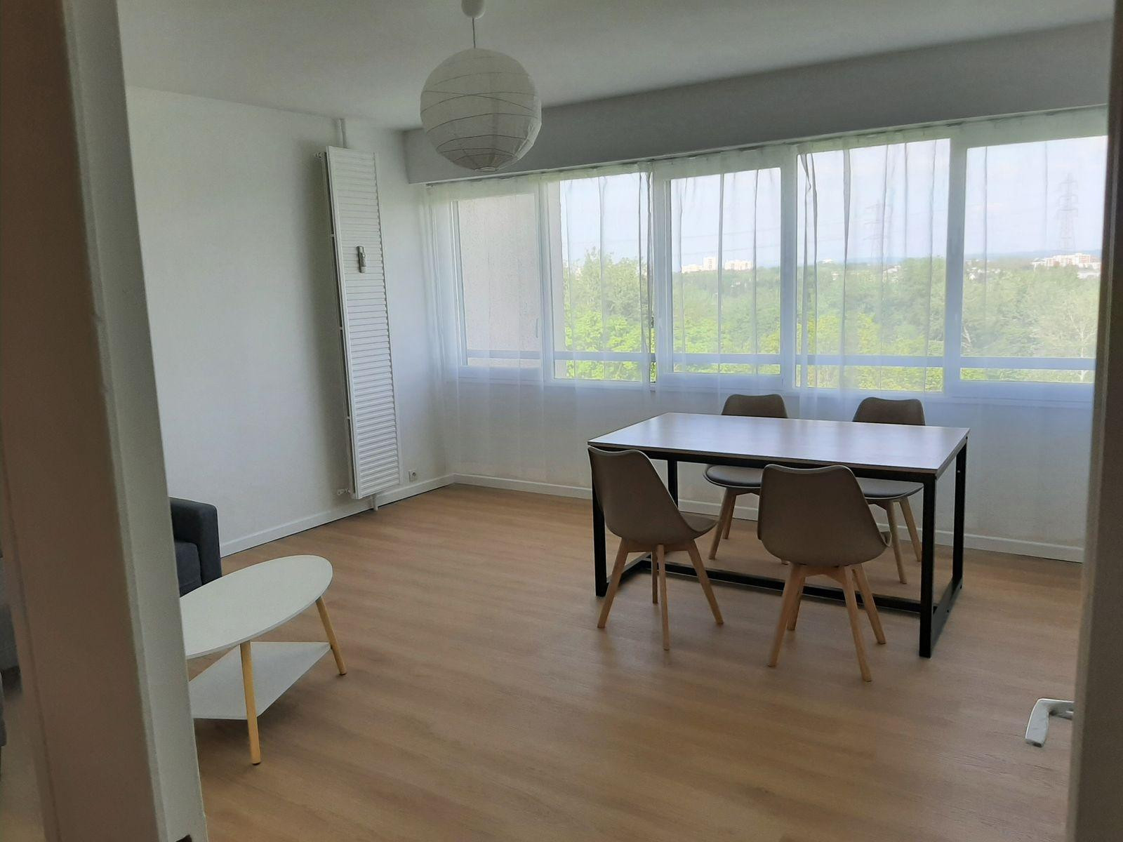 
                                                Colocation
                                                 Appartement lumineux et calme refait à neuf