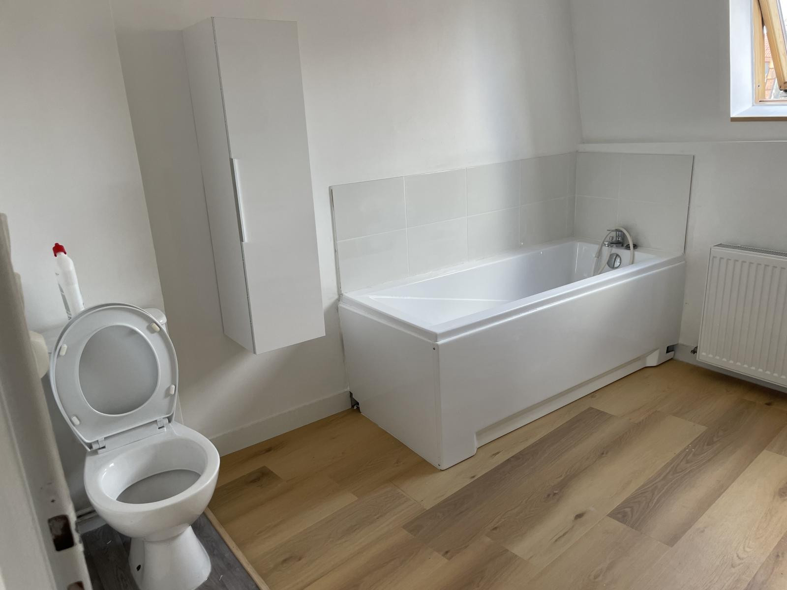 
                                                Location
                                                 Appartement lumineux et chaleureux à louer