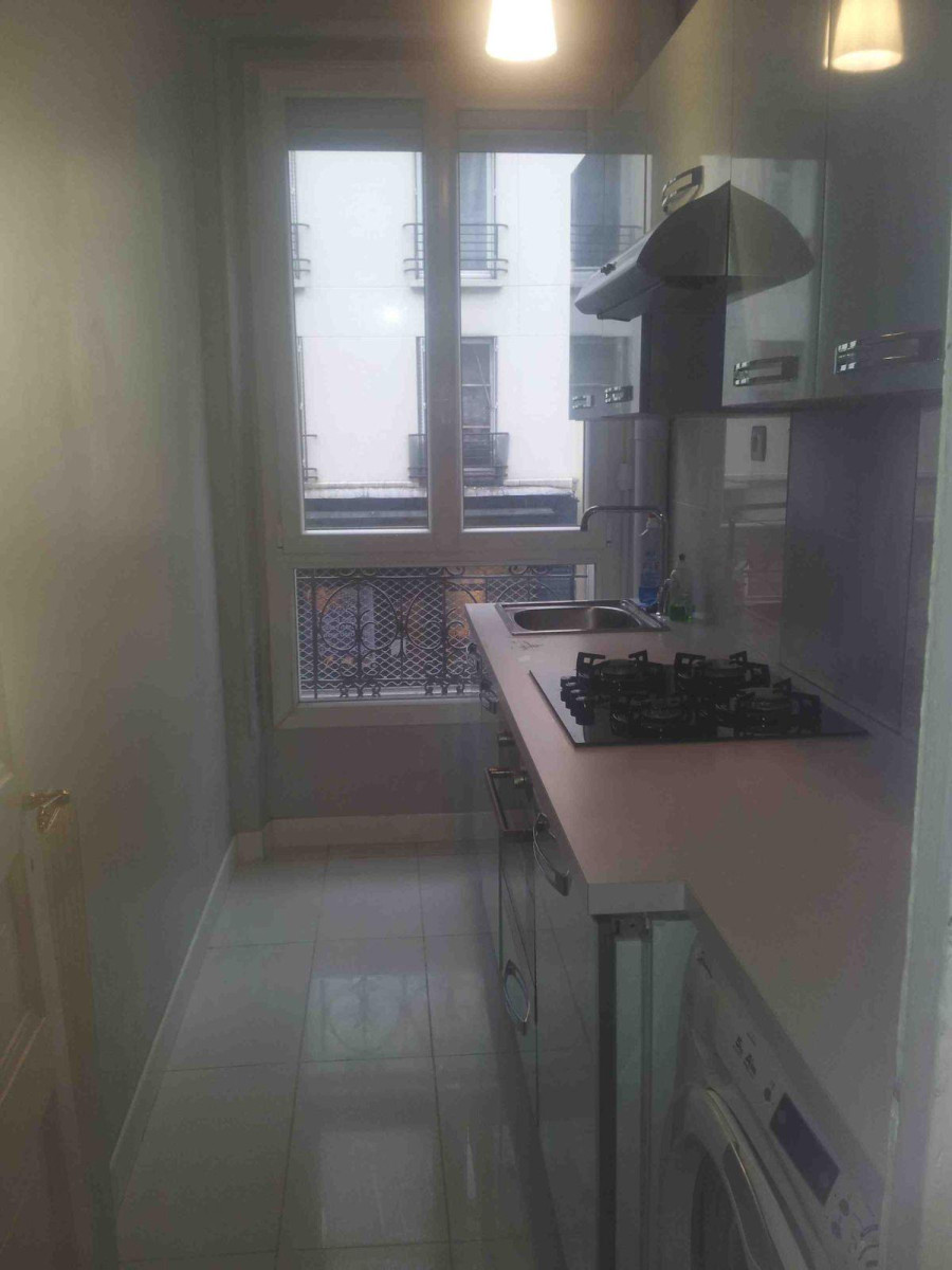 
                                                Location
                                                 Appartement lumineux et entretenu