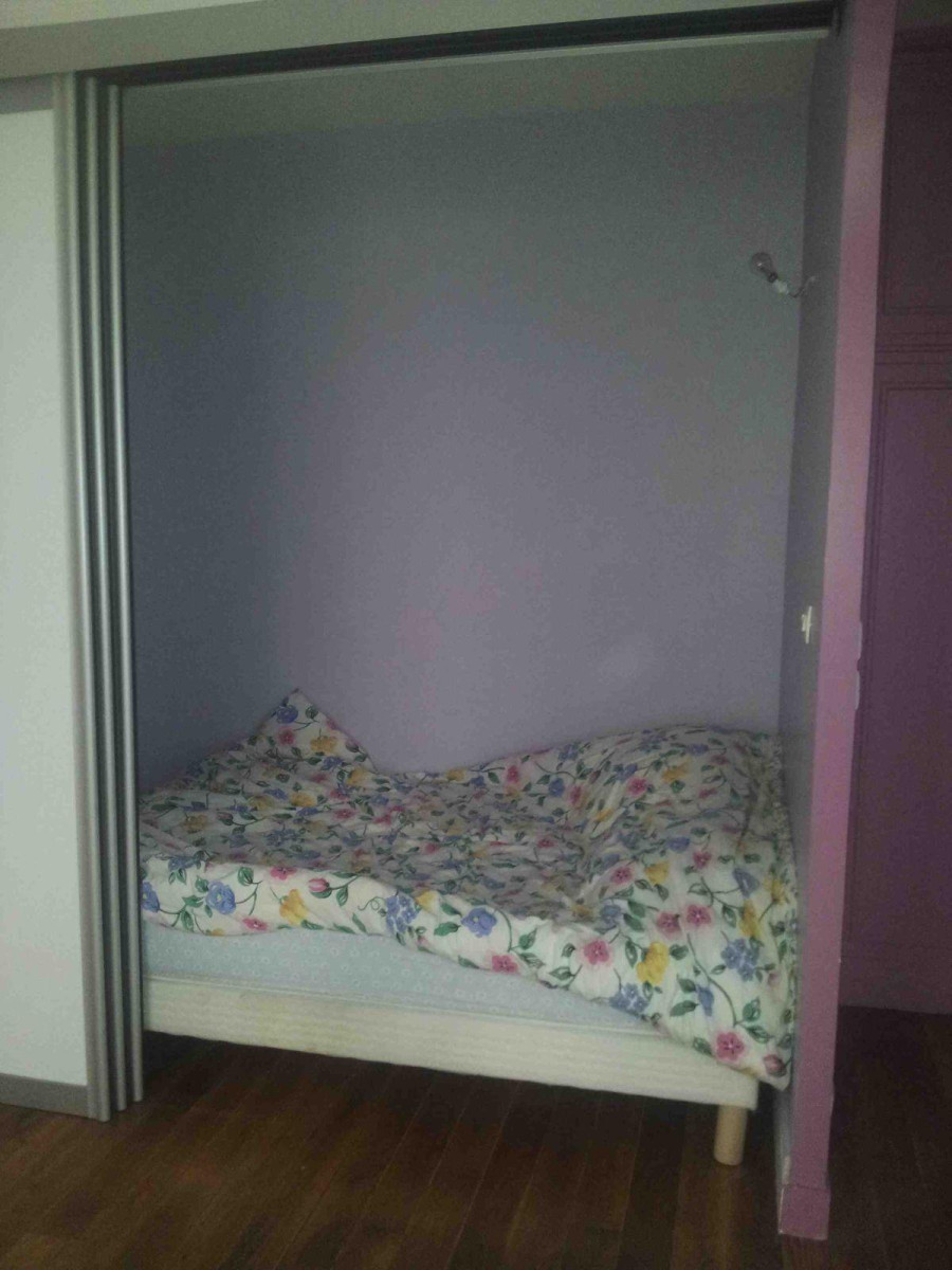 
                                                Location
                                                 Appartement lumineux et entretenu