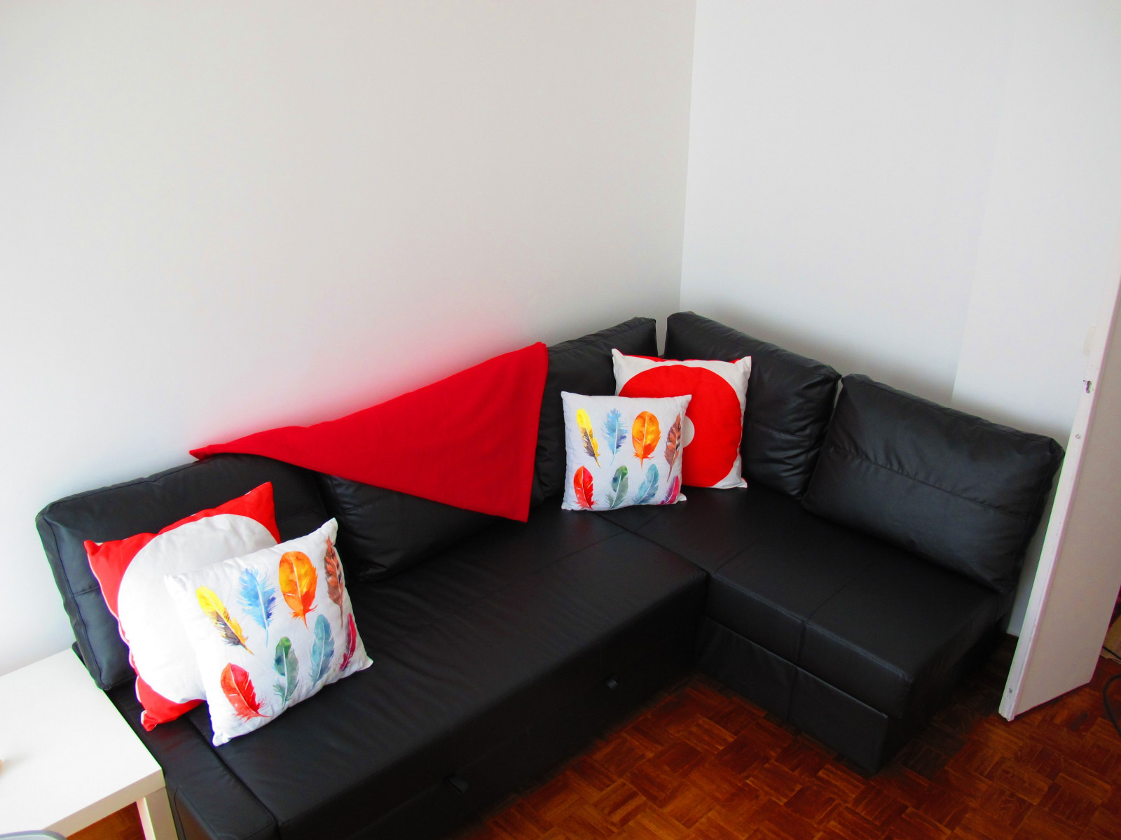 
                                                Location
                                                 Appartement lumineux et fonctionnel (loyer tout inclus)