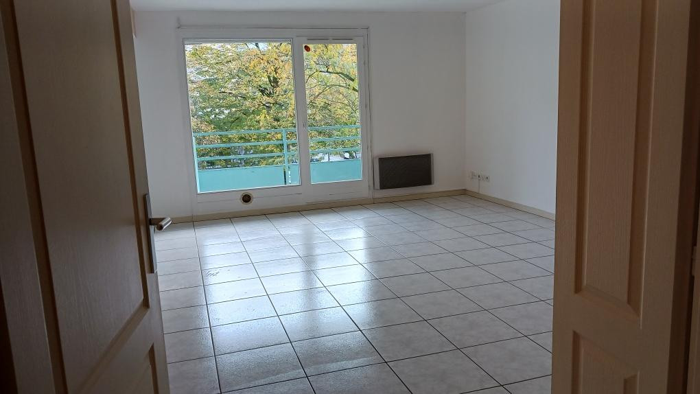 
                                                Location
                                                 Appartement lumineux et spacieux