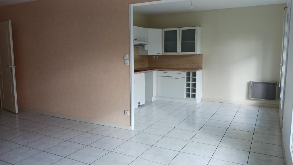 
                                                Location
                                                 Appartement lumineux et spacieux