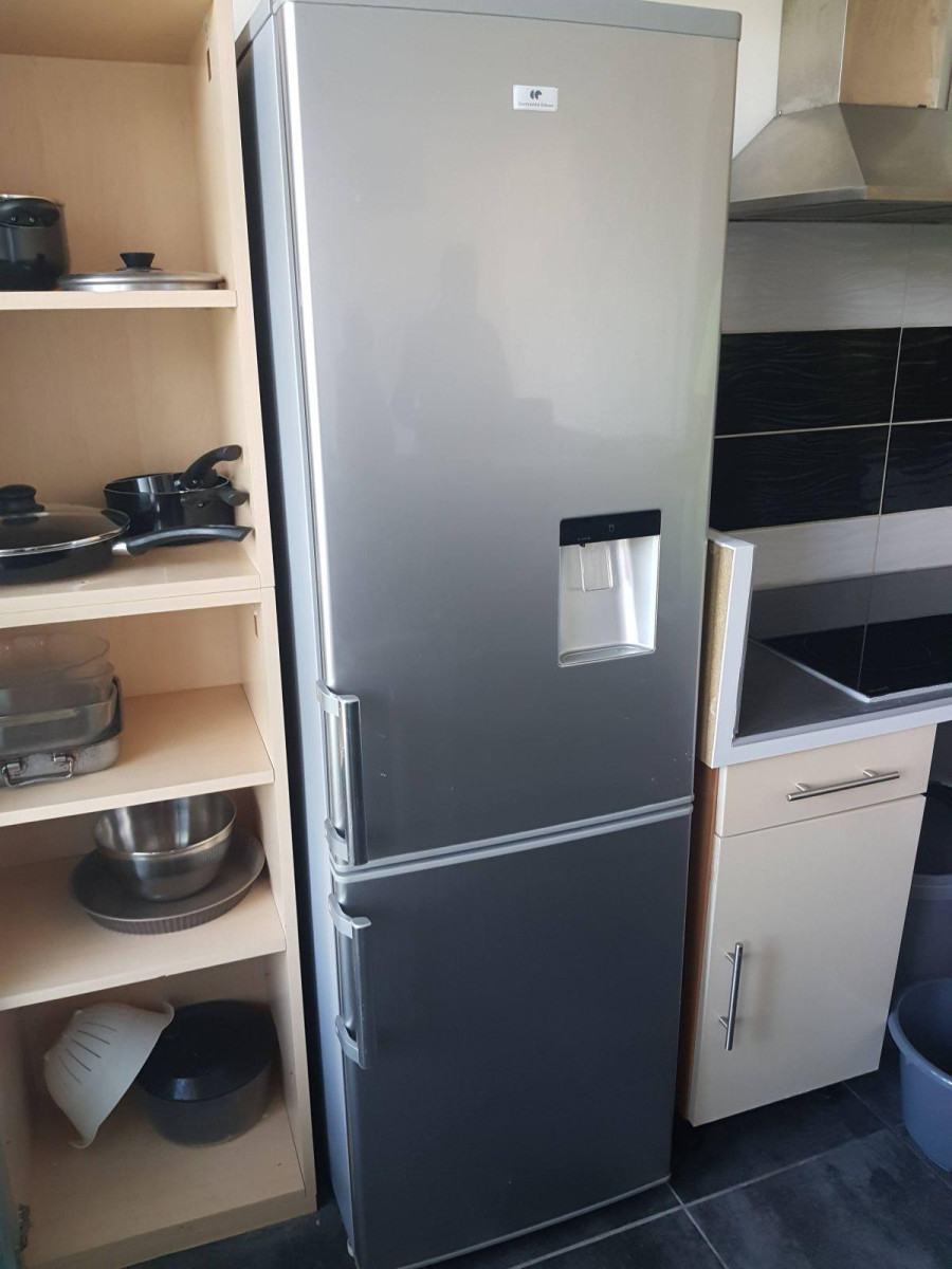 
                                                Location
                                                 Appartement lumineux judicieusement placé