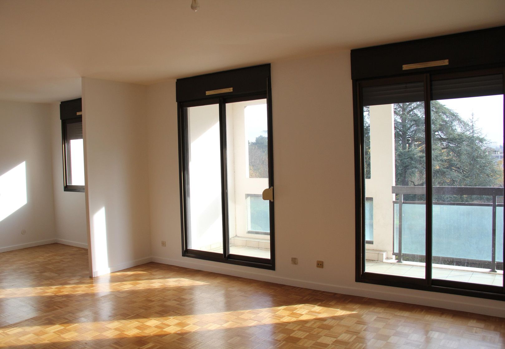 
                                                Vente
                                                 Appartement lumineux  proche Monts d’Or