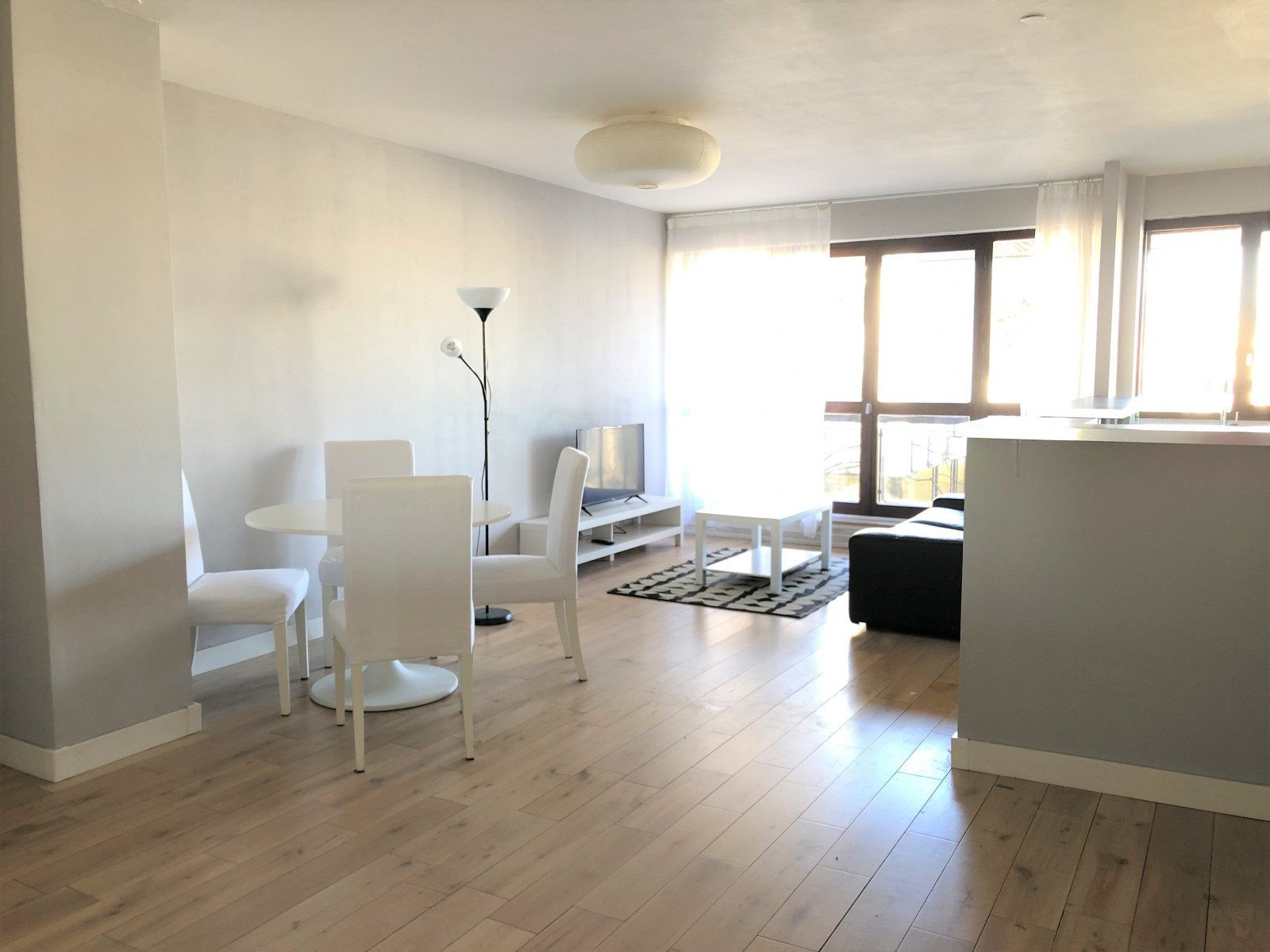 
                                                Location
                                                 Appartement lumineux, Saint-Cloud (loyer tout inclus)