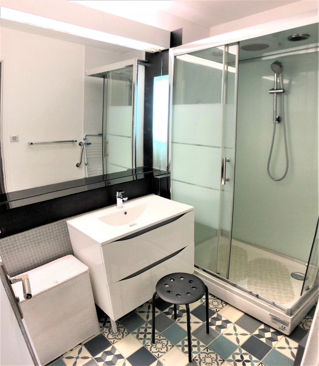 
                                                Location
                                                 Appartement lumineux, Saint-Cloud (loyer tout inclus)