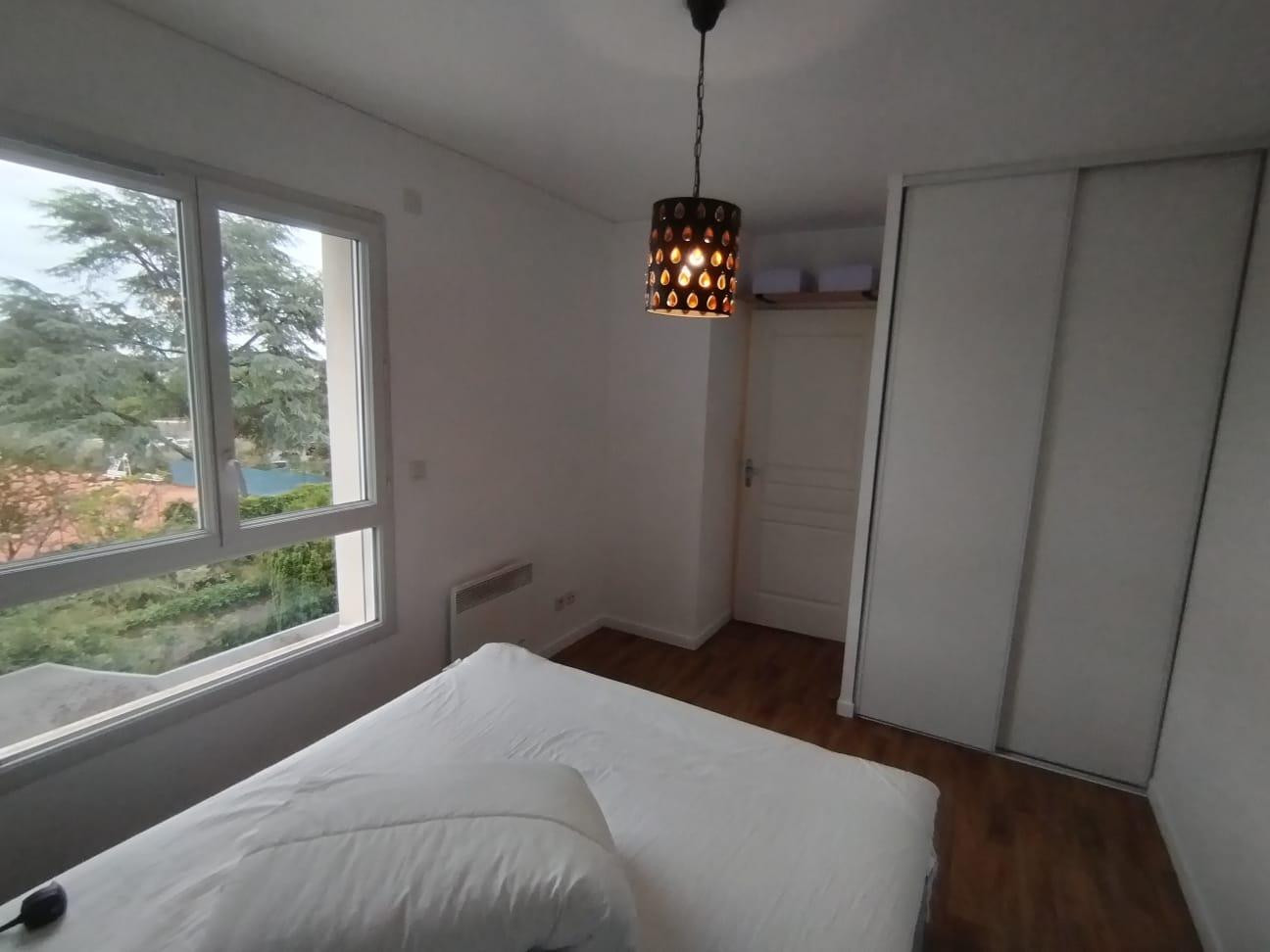 
                                                Location
                                                 Appartement lumineux - T2 meublé - Quartier Procé