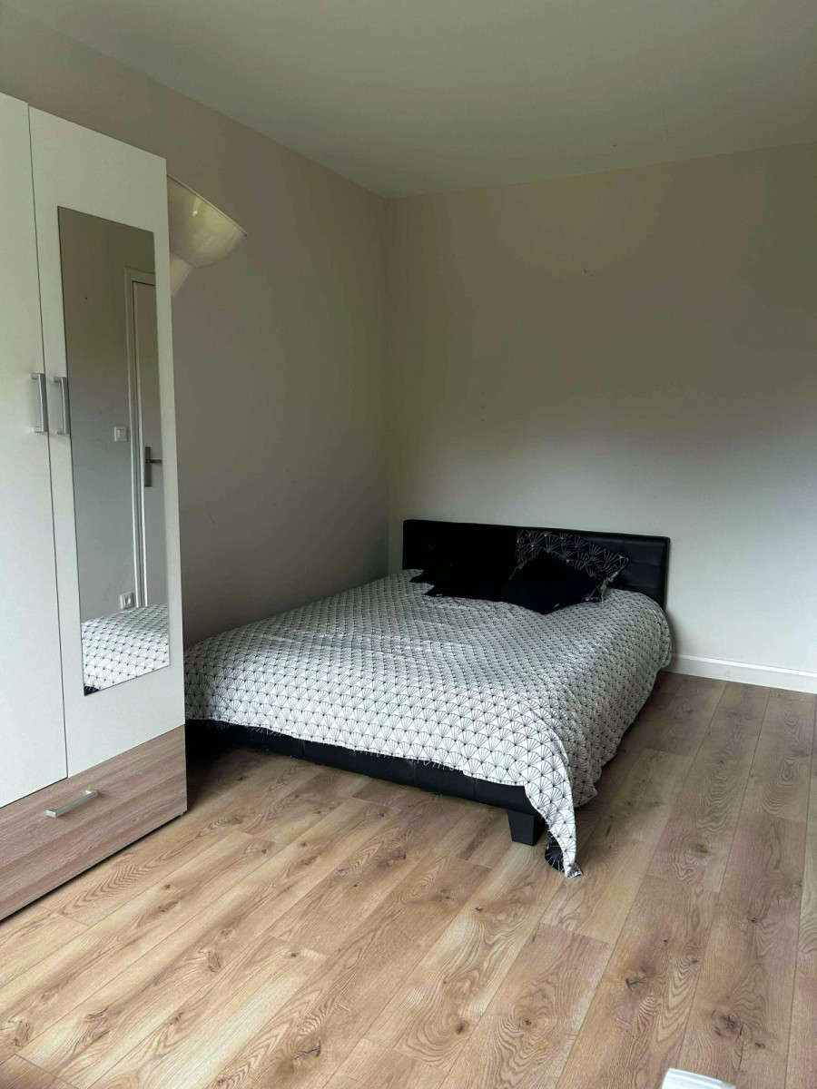 
                                                Location
                                                 Appartement Lumineux T4
