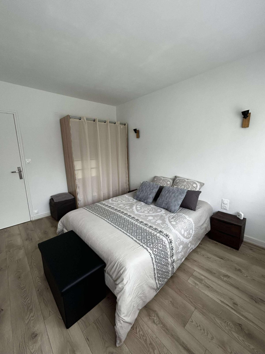 
                                                Location
                                                 Appartement Lumineux T4