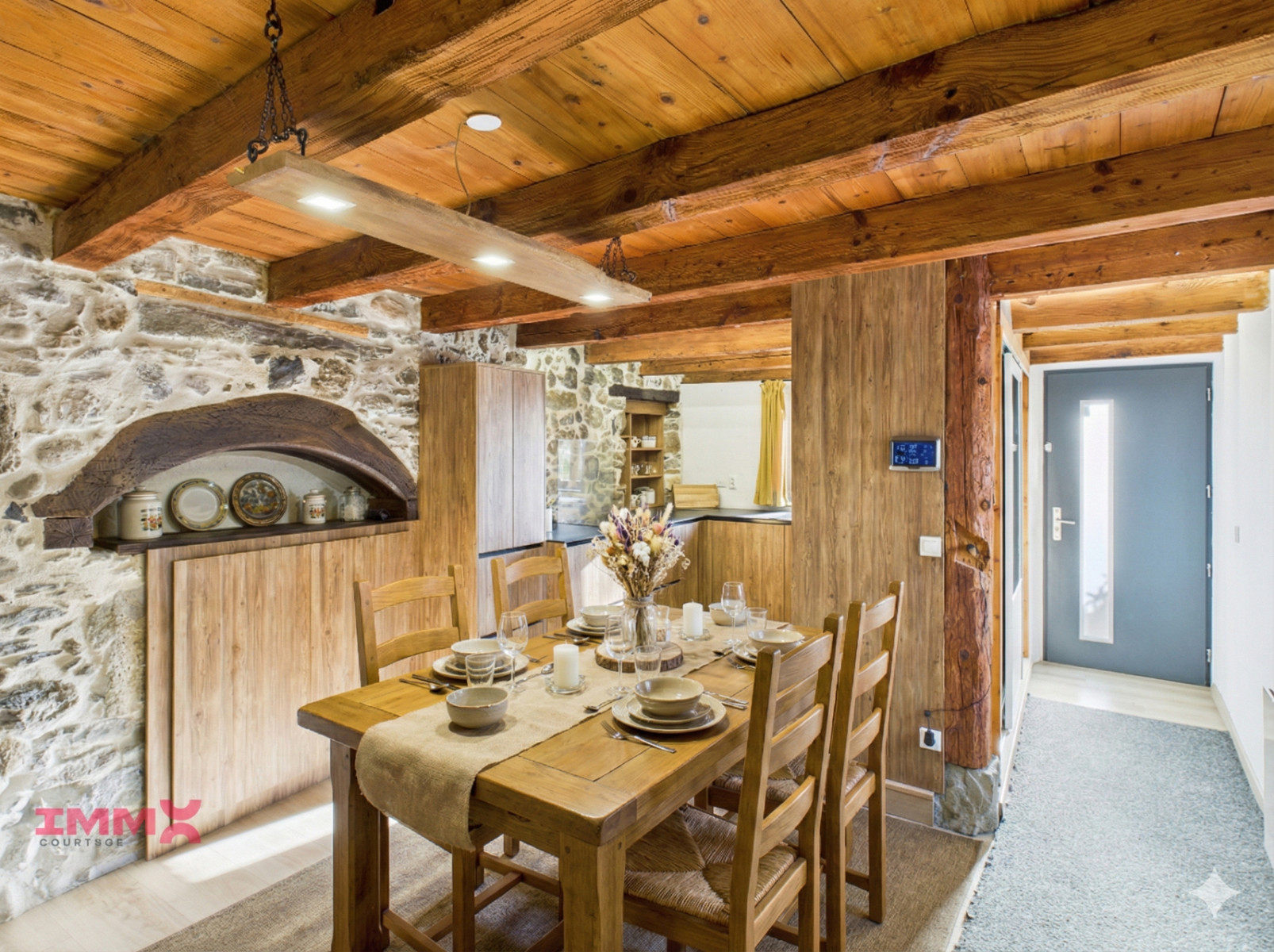 
                                                Vente
                                                 Appartement - Maison centre village