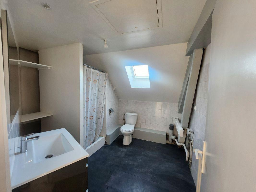 
                                                Location
                                                 Appartement mansardée