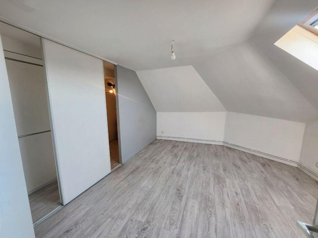 
                                                Location
                                                 Appartement mansardée