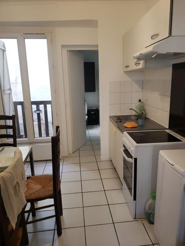 
                                                Location
                                                 Appartement métro place de Clichy Paris 75017