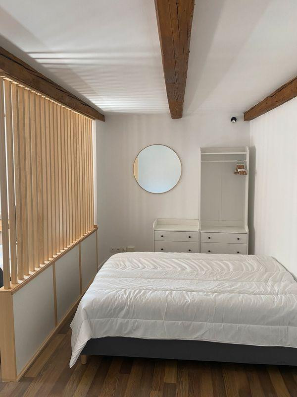 
                                                Location
                                                 Appartement meublé 1 pièce - 37 m²