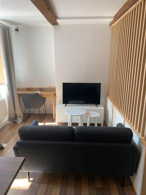 
                                                Location
                                                 Appartement meublé 1 pièce - 37 m²