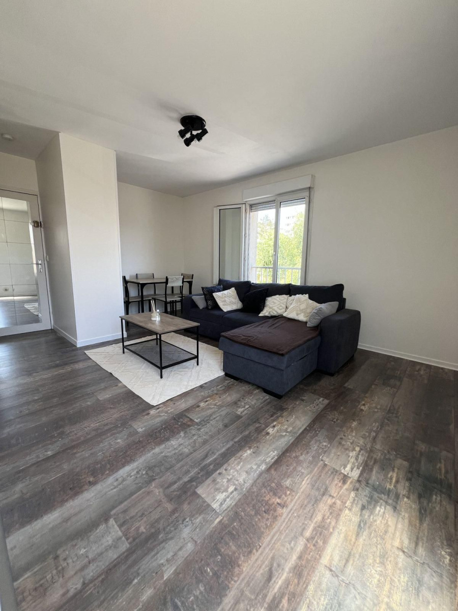 
                                                Location
                                                 Appartement meublé + 1 place de parking Morangis