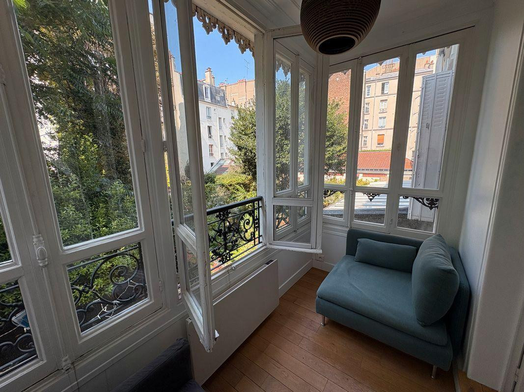 
                                                Location
                                                 Appartement meublé 2 pièces 43 m² Batignolles
