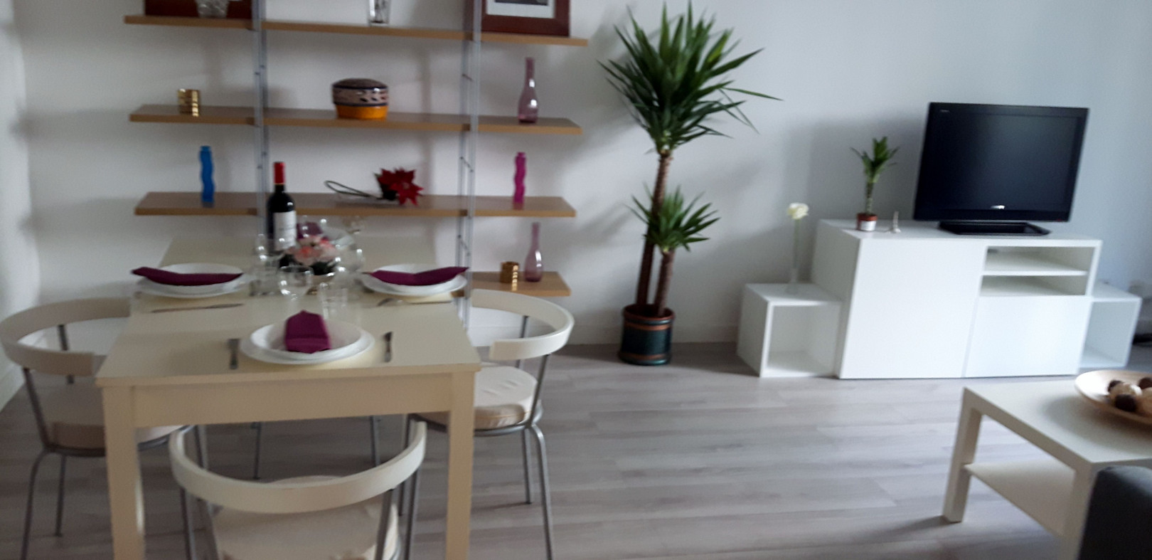 
                                                Location
                                                 Appartement meuble 2 pieces  a louer Paris 11eme (loyer tout inclus)