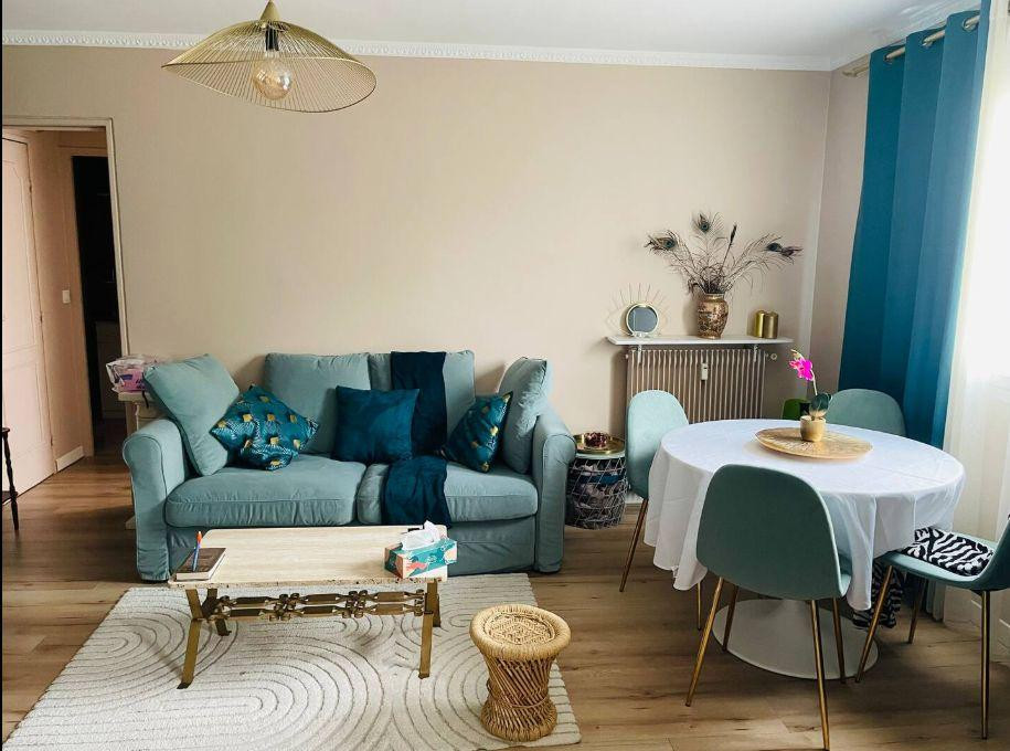 
                                                Location
                                                 Appartement meublé 2 pièces Calme au pied du Métro