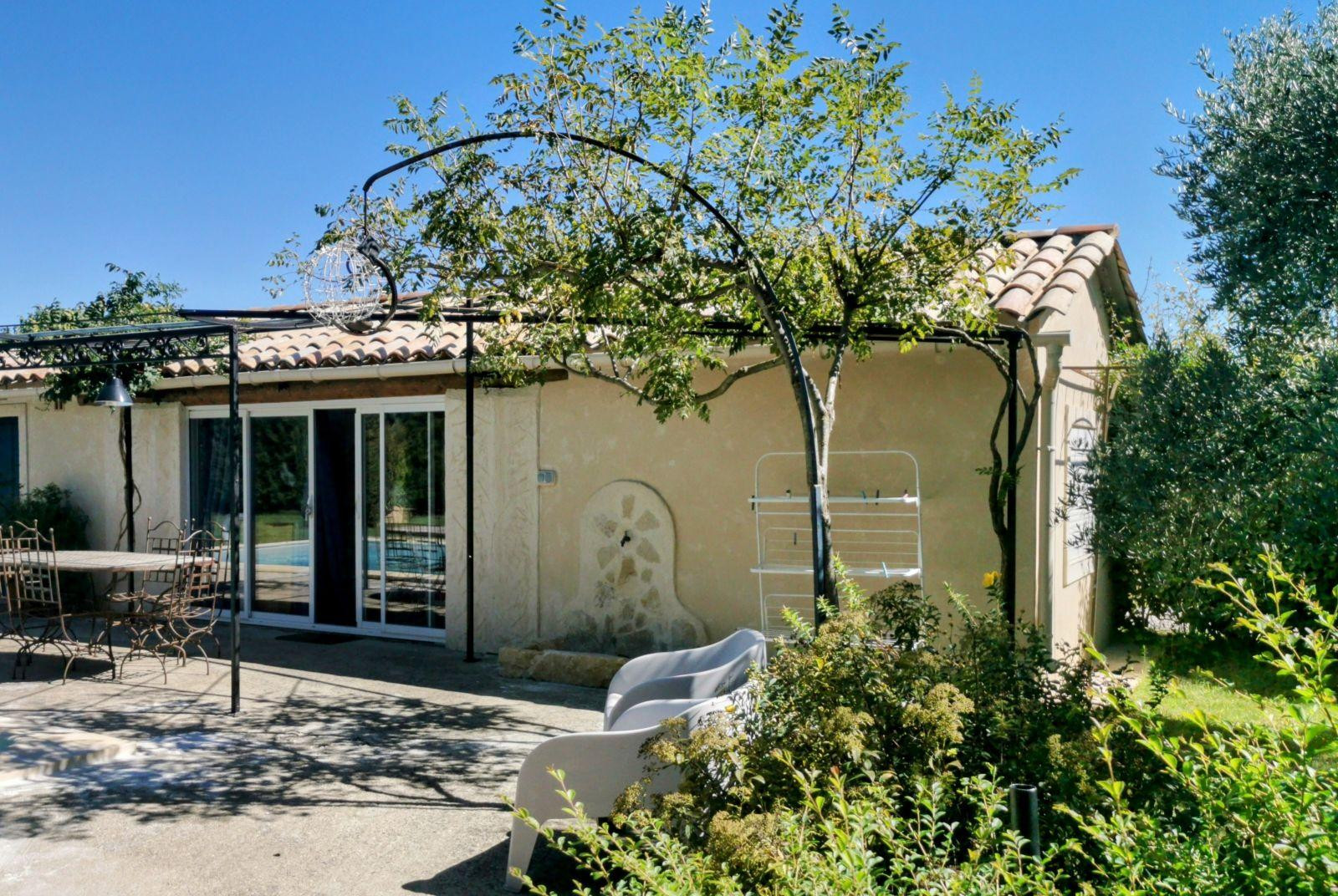 
                                                Location
                                                 Appartement meublé 2 pièces en campagne.