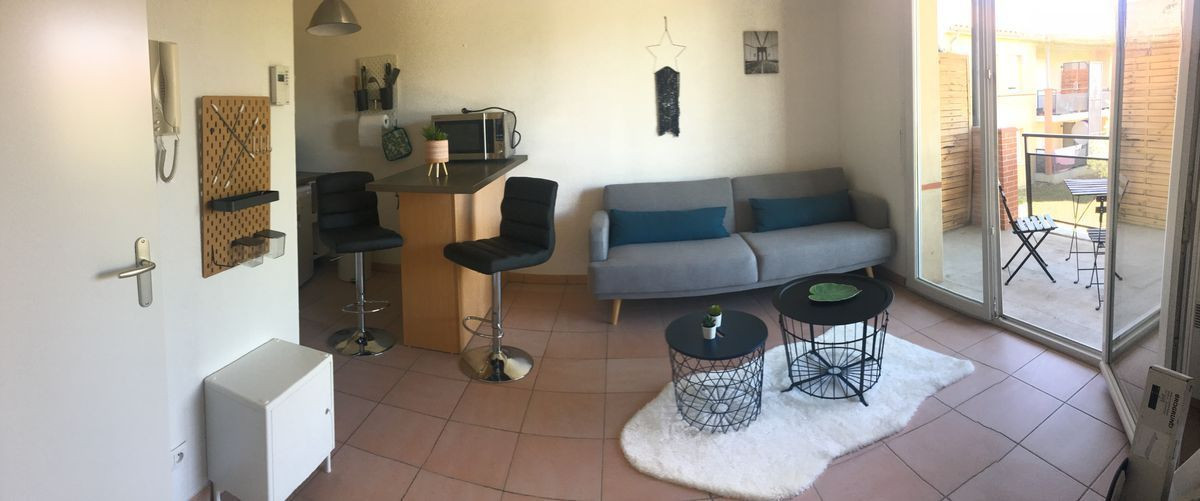 
                                                Location
                                                 Appartement meublé 2 Pièces, Parking sous-sol priv