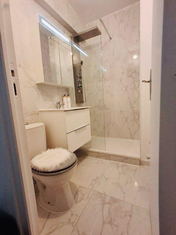 
                                                Location
                                                 Appartement meublé 2 pièces quartier Bécon