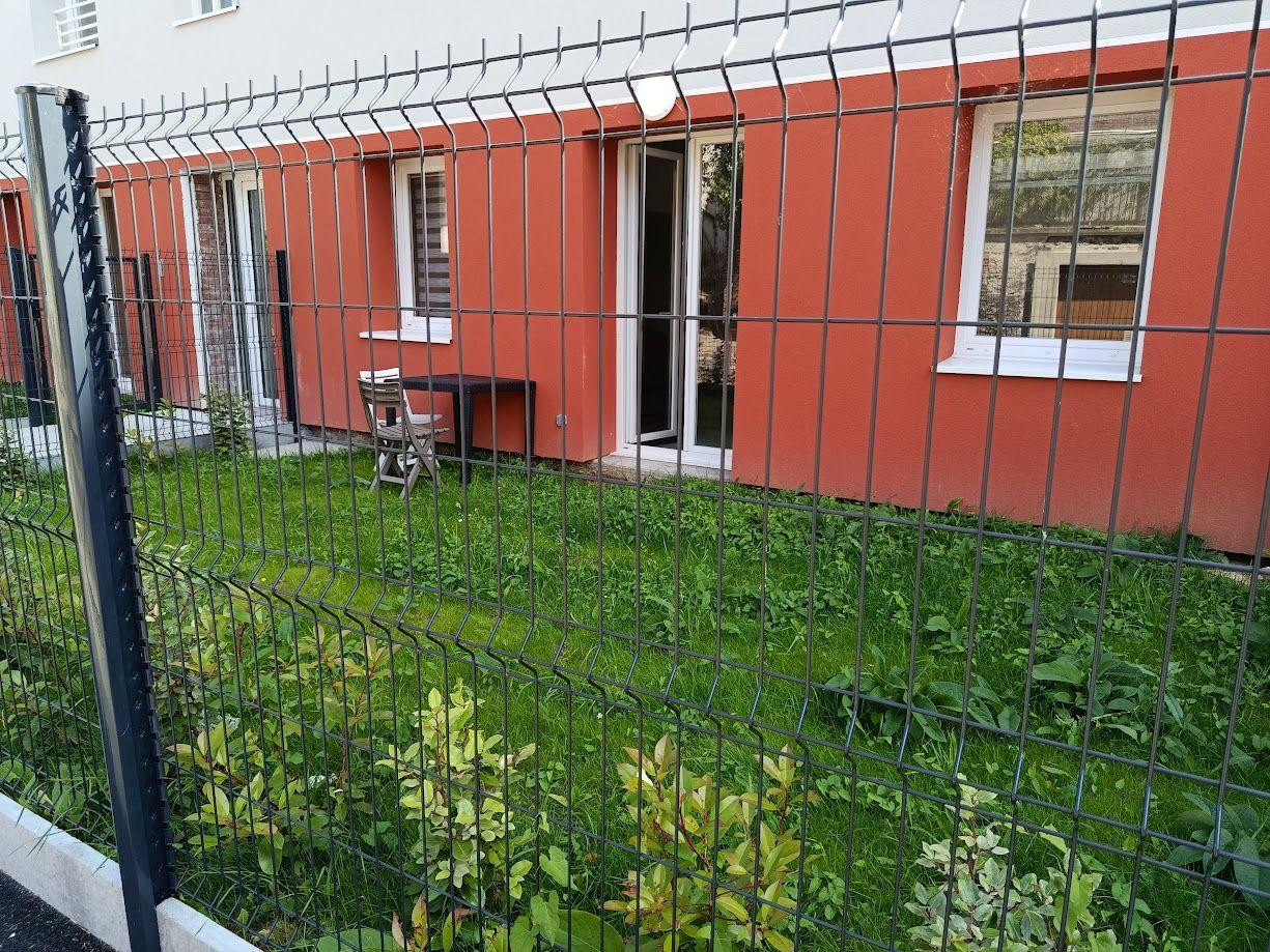 
                                                Location
                                                 Appartement meublé 27m2 remis a neuf rue du renard