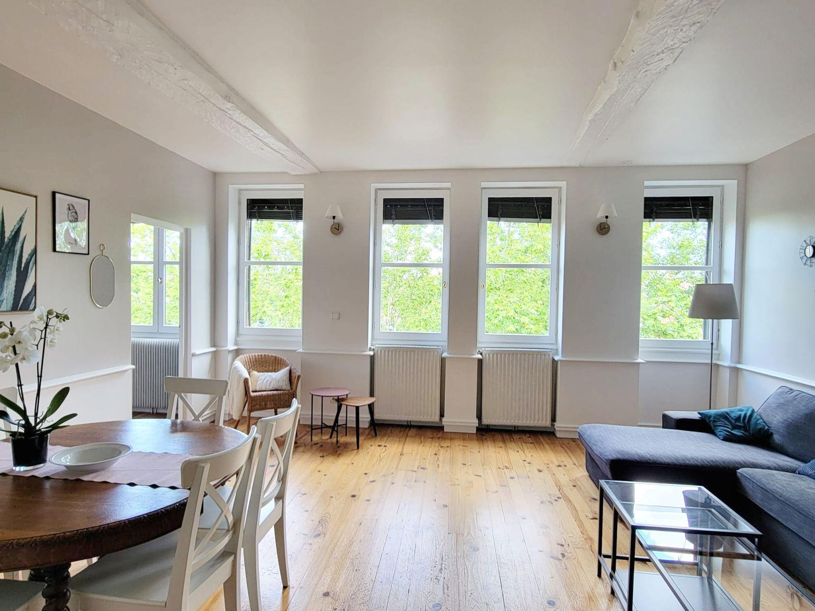 
                                                Location
                                                 Appartement meublé 3 chambres avec vue Vieux Lyon