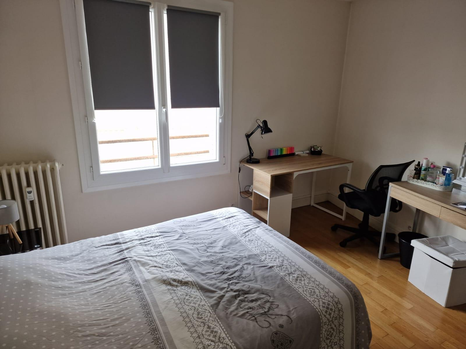 
                                                Location
                                                 Appartement meublé 3 chambres proche République