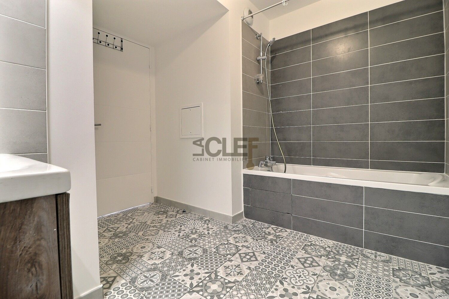 
                                                Location
                                                 Appartement meublé 3 pièces - 62 m² - Bagneux
