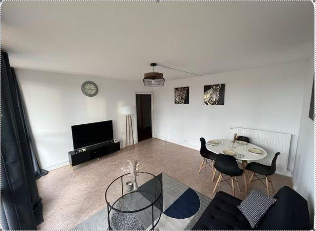 
                                                Location
                                                 Appartement meublé 3 pièces – 70 m²